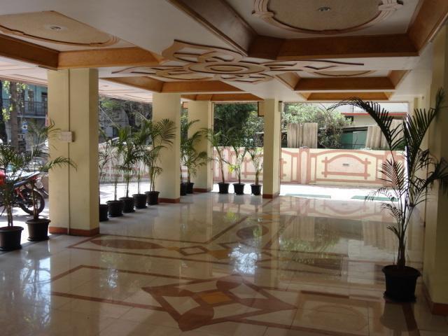 Om Sai Palace Hotel Pune Exterior foto