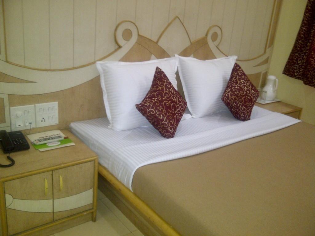 Om Sai Palace Hotel Pune Cameră foto