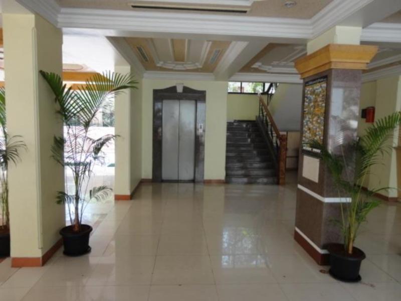 Om Sai Palace Hotel Pune Exterior foto